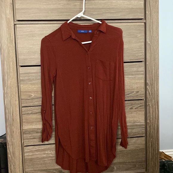 Women’s long sleeve blouse with collar. - Picture 1 of 2
